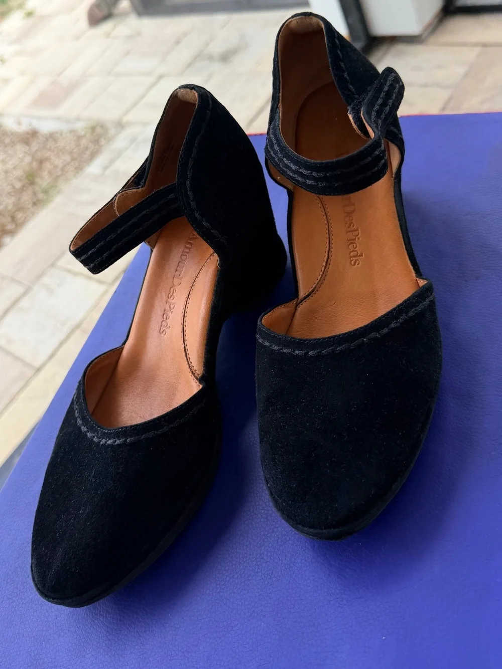 L`AMOUR DES PIEDS ORVA WOMEN'S BLACK KIDSUEDE ANKLE STRAP PUMPS SIZE 8.5